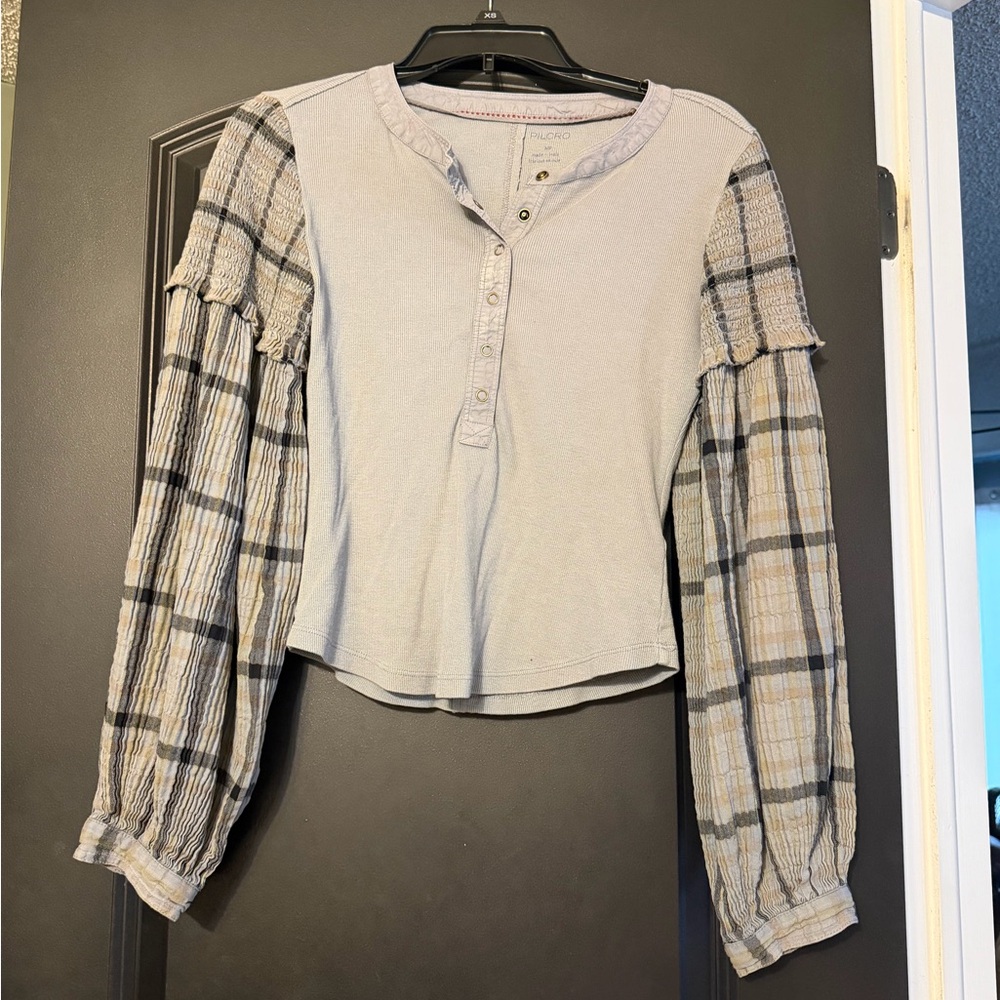 Pilcro Light Gray Henley with Plaid Puff Sleeves